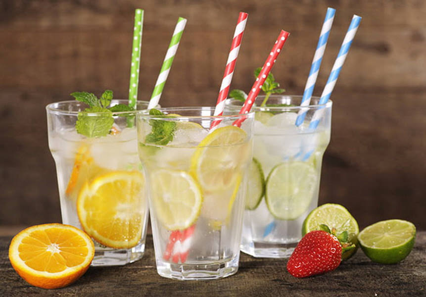 7.75 in. All Green Paper Straw O271