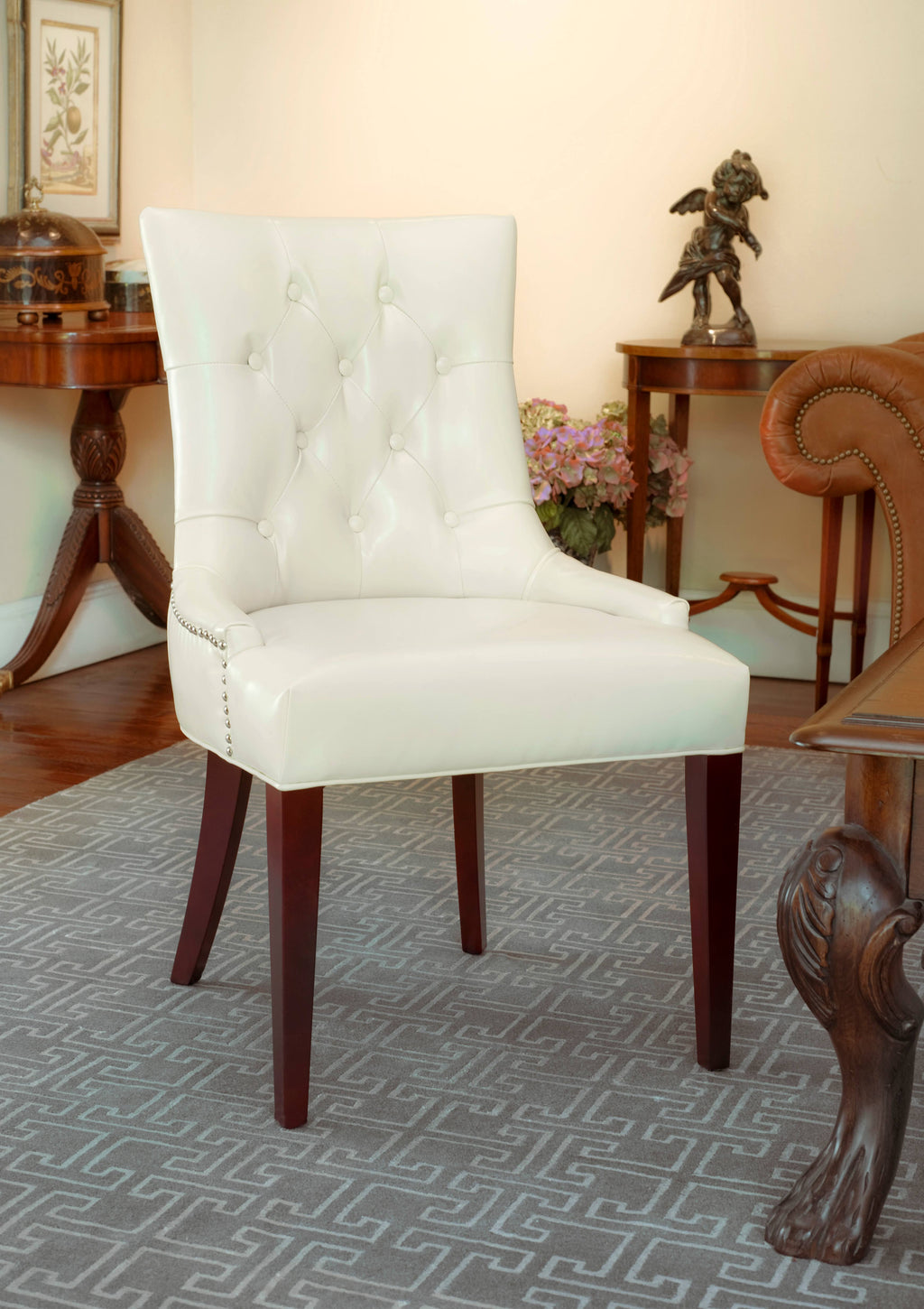 Cream Leather Chair Y43940