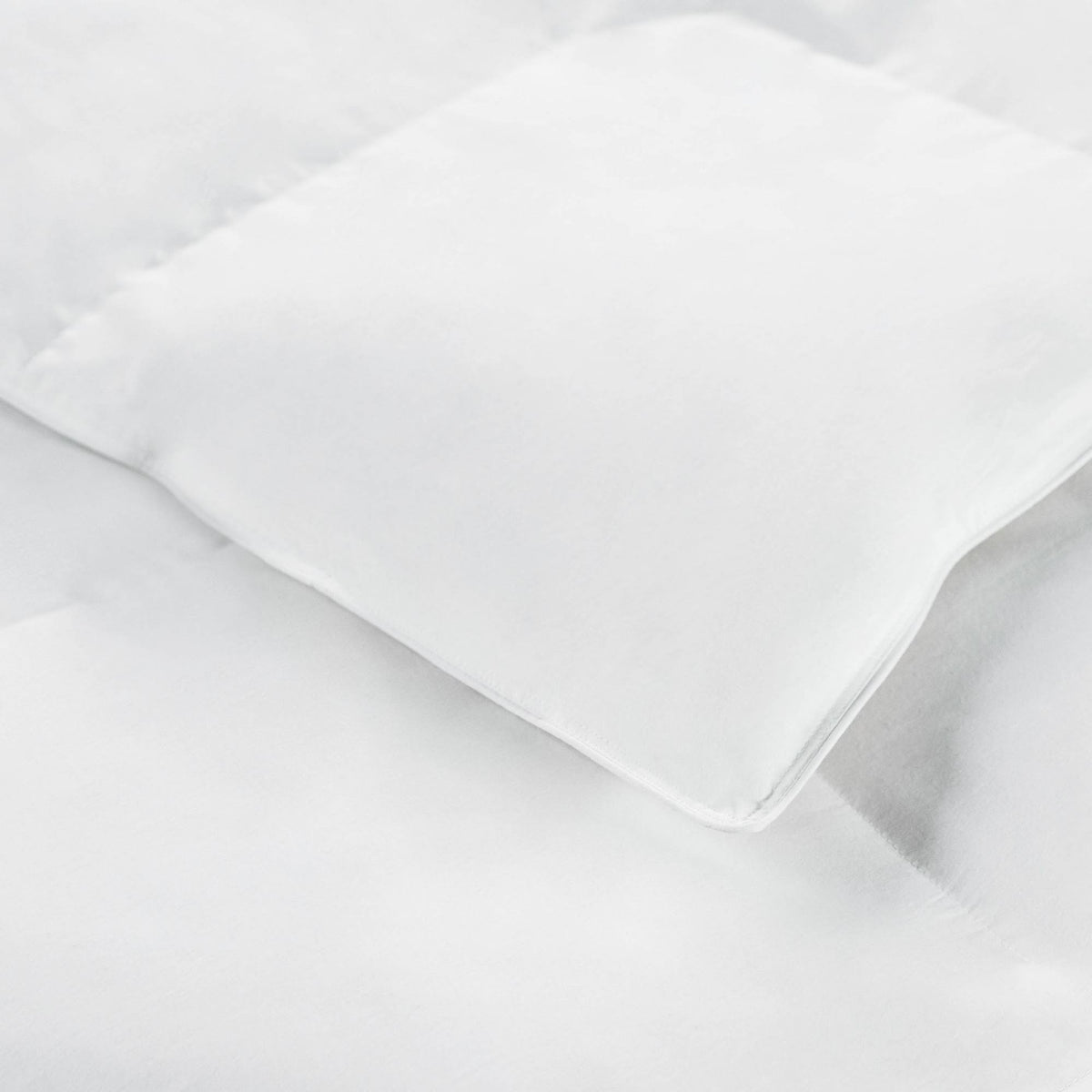 White Twin Comforter V53587