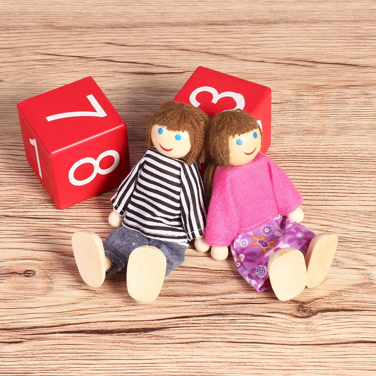 7 Pieces Wooden Dollhouse Family Set Mini People Figures B17113