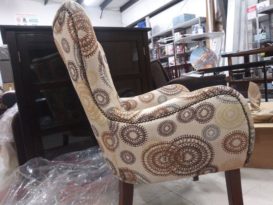 Accent Chair with Nailhead Trimming E822