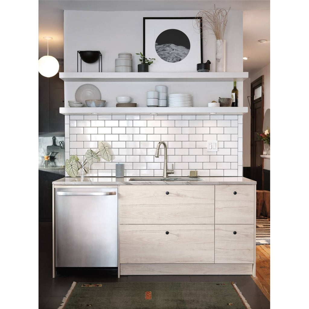 Matte Black One-Handle Pulldown Kitchen Faucet T76634