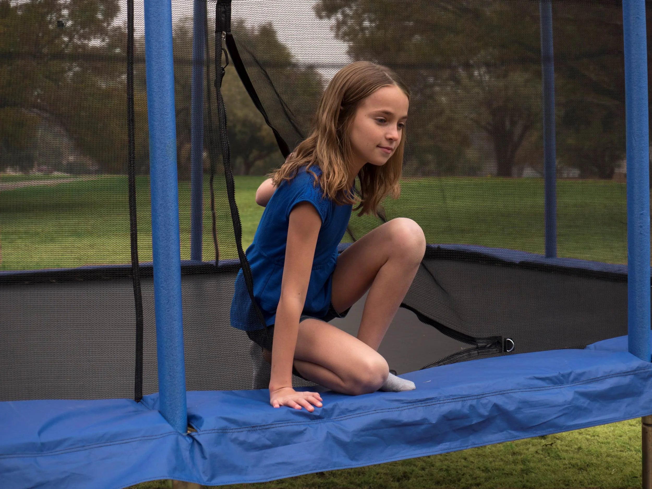 10 x 14 Ft Rectangular Trampoline with Safety Net Enclosure, Blue F925990
