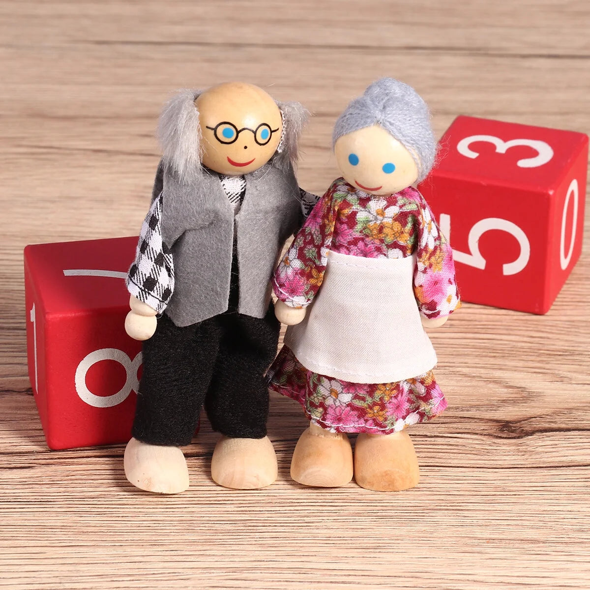 7 Pieces Wooden Dollhouse Family Set Mini People Figures B17113